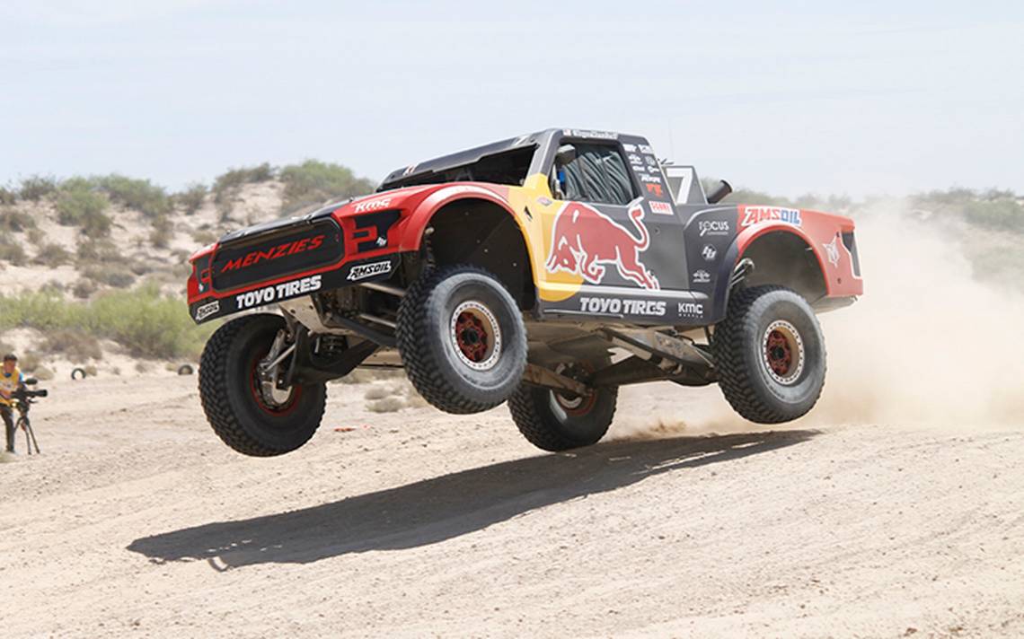 Se preparan para la Score Baja 400 Carreras off road Baja California